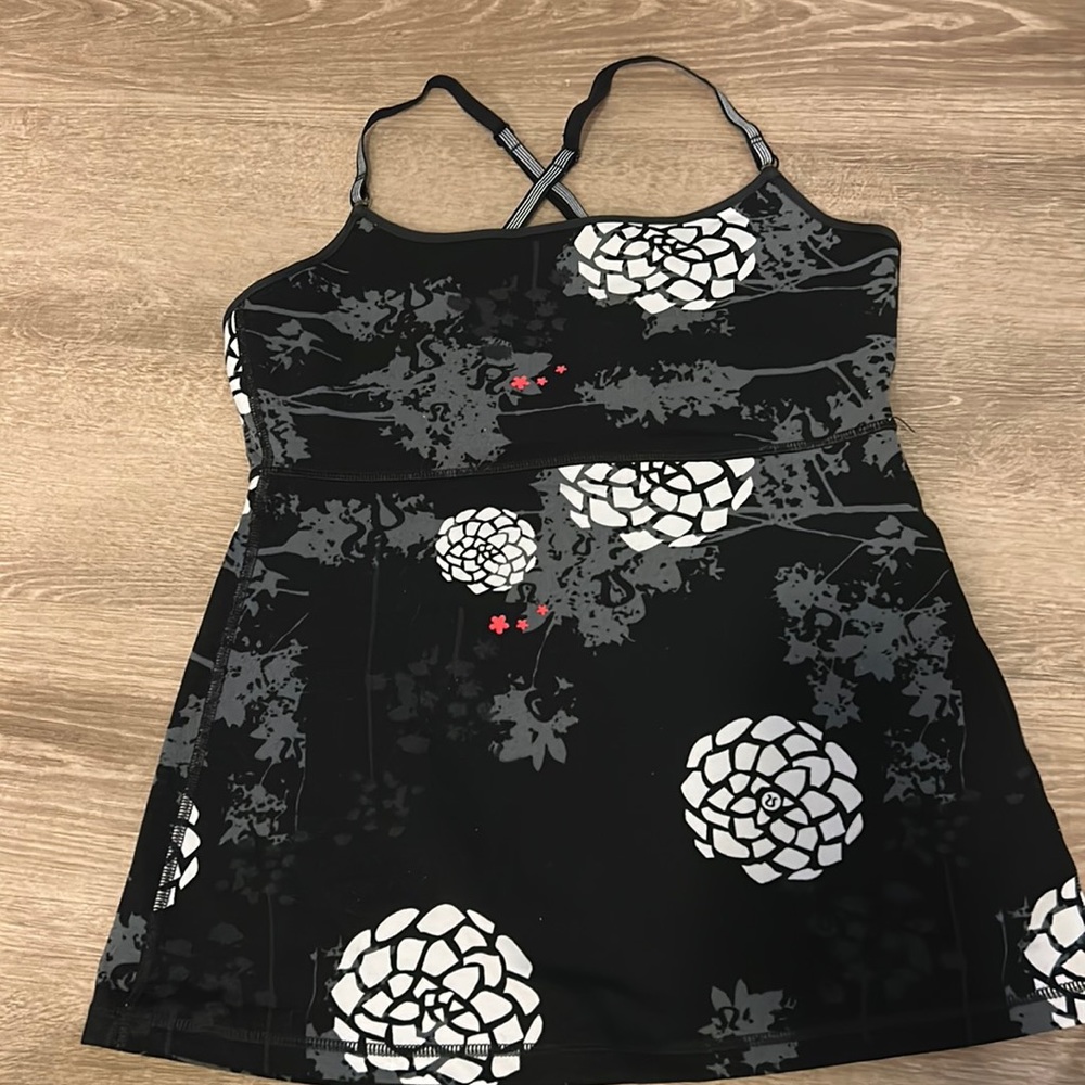 lululemon tank